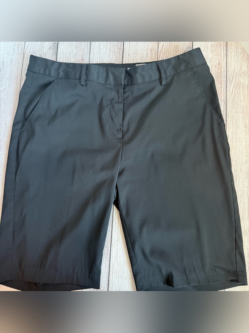 GREG NORMAN Black Bermuda Golf Shorts 12